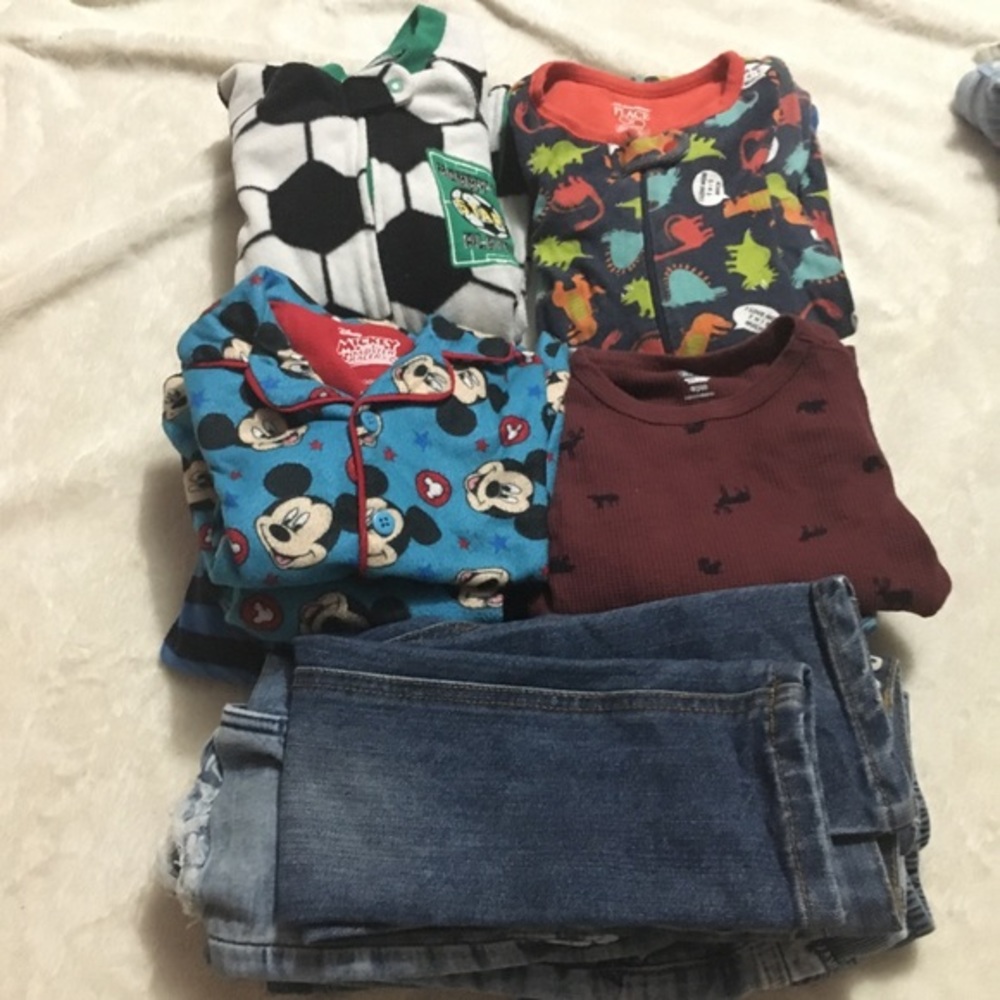 Boys Lot GAP Disney OshKosh 11 pieces 4T